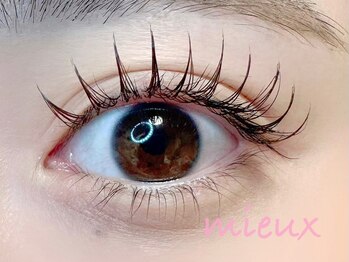 ミュウ(mieux)の写真/［人気menu］流行りのワンホン,マンガラッシュ☆ダブルフラット,パリエクなどボリュームのでるクーポン多数