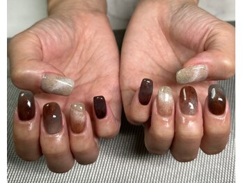 キアラネイルサロンの写真/【頻繁にデザインを変えたい方◎】いつでも何度でもソフトジェル付け替えオフ無料!ワンカラー~持ち込みOK