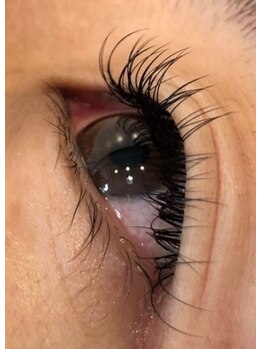 フリルアイビューティ 豊中店(Frill Eye Beauty)/