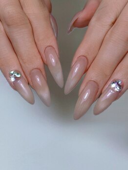 ワンスネイル(Once... nail)の写真/お爪のお悩みも解決♪すらりと指先が長く、キレイに見えるデザインで華やかさUP&モチの良さ◎