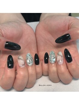 ４本アート★持ち込みOK