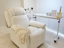 ニル 江坂店(Nil)の雰囲気(清潔感ある店内とふえふわリクライニングチェア♪)