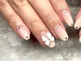 白グラデーションネイル