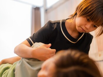 クマの冬眠 高知店/大人気♪頭ほぐしと肩甲骨はがし