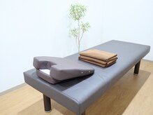 中総持寺鍼灸院【肩こり/肩甲骨/腰痛/姿勢矯正/美容鍼】の雰囲気(清潔感のある明るい整体院)