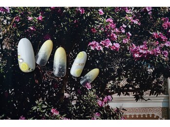 ルーヴル ネイルアンドアイラッシュ 生駒(LOUVRE nail&eyelash)/レモンスカイ