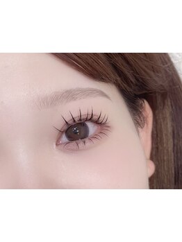 ナチュラル上品な目元にしたい