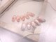 ディバイン ネイルズ(DIVINE NAILS)の写真/抜け感ある大人可愛いデザイン&300色以上のカラーで何度でも見返したくなる指先に。美爪ケアで仕上がり◎