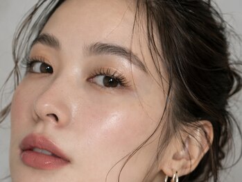 ボヌール 薬院店(Bonheur)の写真/軽さと持続力で選ばれるフラットラッシュ｜自然で上品な大人女性の目元デザイン