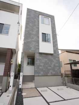 アロマボディアンドフェイシャルサロン ラ ヴィ アン ローズ/サロン外観（1階がサロン）