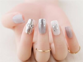 シルバー×ホワイトネイル