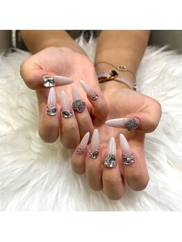 リラスタイル(RELA STYLE)の写真/よりネイルを綺麗に魅せるなら長さ出しがオススメ☆イベント前など特別な日だけでなく爪でお悩みの方にも◎