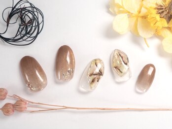 ボボカ(BOVOKA)/控えめマグネットネイル