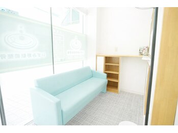 いずみ野駅前整骨院/待合スペース