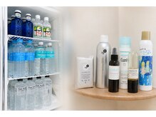 ナリッシュアライン 神楽坂 飯田橋 市ヶ谷店(Nourish+Align)の雰囲気（ウェアの他にも、お水、アメニティ揃えております♪）