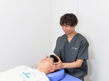 筋膜カッパ整体院 広島祇園店/施術風景(頭)