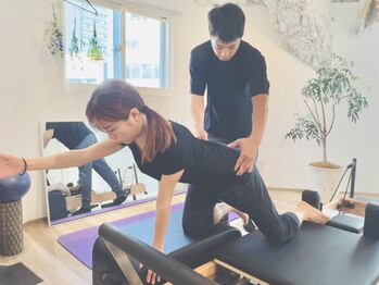 リズム(re:thm)の写真/【猫背/反り腰/運動不足に】完全個室×マンツーマンだから初心者でも◎リフォーマーで健康的な美ボディを♪