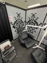 ホワイトニングバー 名古屋栄店/リクライニングチェアで楽々♪