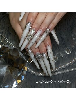 エスフィーネイルサロン ブリーユ(Esfy nailsalon Brille)/乳白キラキラネイル