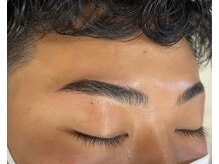 ゼン(Zen)/男性からも大人気！メンズ眉毛！