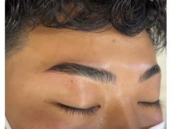 ゼン(Zen)/男性からも大人気！メンズ眉毛！