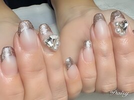 ラメフレンチ　ビジューネイル