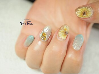 タイニーツリー(Tiny Tree)/向日葵ネイル