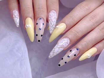 アクシア(Axia)の写真/レースやロゴ、お花を繊細に描きニュアンスアートも楽しむ指先へ☆