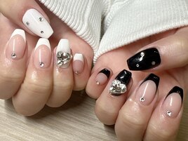 アシンメトリーフレンチネイル