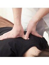 整体の天才 千駄木駅前店/上半身整体施術