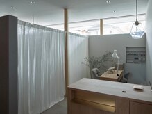 ジャミー(jammy)の雰囲気（アイブースのカーテンを閉じた個室状態。）