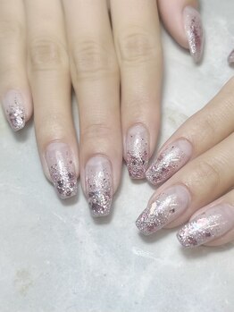 リィ ネイル(rii nail)の写真/【手元の骨格に合わせたキレイなカタチに整えます♪】シンプルだからこそフォルムやカラーにこだわりあり◎