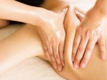 ラタム 極楽湯松崎店(LATAM)の写真/辛い首肩こりはガッツリほぐす背中美人45分コース!ゆったり全身を流したい方は60分オイルコース♪男性も◎