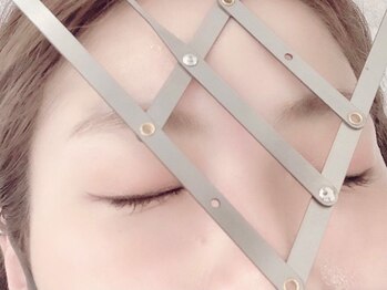 ミチ(MIcHI)/眉毛スタイリング