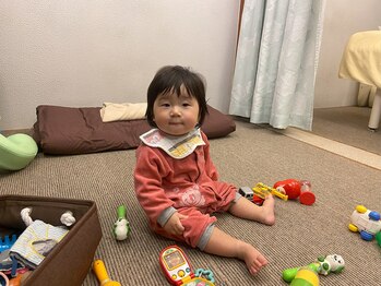 子育てママの整体サロン/施術中のお子様の様子