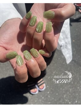 エム(em)/バカラネイル