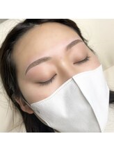 ハイセンス(HISENSE)/スタイリングWAXで緩めアーチ眉