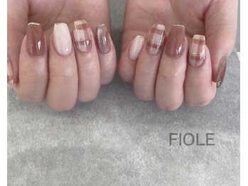 フィオル(FIOLE)/チェックネイル
