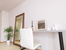 カルムビューティ(Calm beauty)の雰囲気（施術後のメイク直しも、お気軽にご利用下さい。）