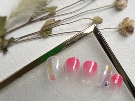 華やかグラデラインネイル