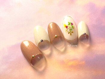 エストリブレ(estLivre)/ブーケネイル