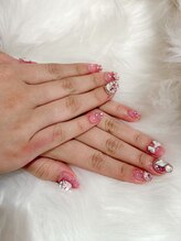 アリエル(Ariel)/ストーンつけ放題ガーリーネイル