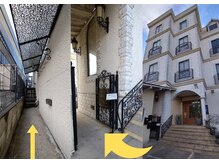 サロン ド プリエ(Salon de Plie)の雰囲気（入り口は建物の横側です。4Fインターホン→屋内エレベーターへ！）