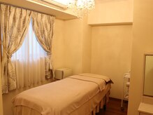 サロンドセルマン(Salon de serment)/エステルーム2