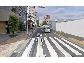 ソロウノ 高輪台院/工事しているT字路左折