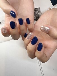 夏のネイビーネイル