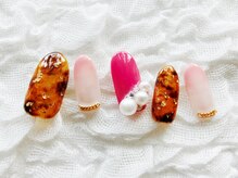 ネイリシャス(NAILICIOUS)/べっ甲とピンクの愛されネイル