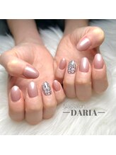 ダリア(Daria)/ショートネイルにも上品ツイード