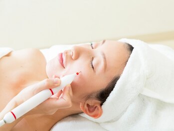 サロンドラニ(salon de LANI)の写真/【リアージュ】稀少な日本製のシミケアマシンで信憑性が高く実績も多数◎毎月ケアするたびに実感頂けます♪