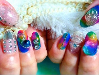 個性派ニュアンスネイル